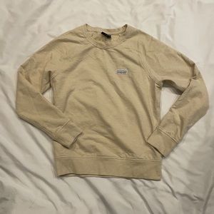 Never worn Patagonia crewneck beige
